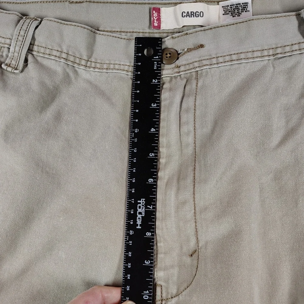 Levi's Mens Cargo‎ Shorts Size 38 Khaki Casual 100% Cotton 9.5